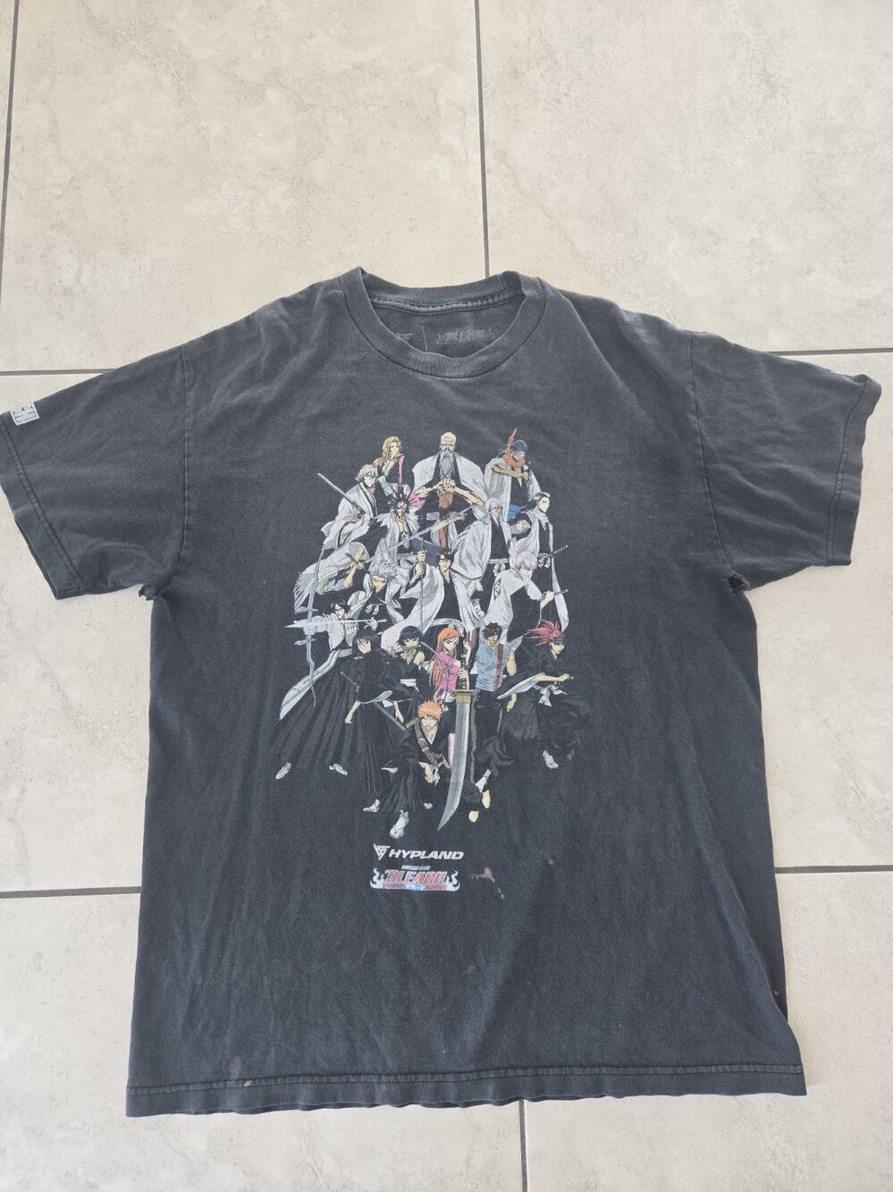Hypland Bleach Anime Show Full Cast T Shirt Mens Size Large Distressed